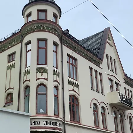 Jugend In Ålesund